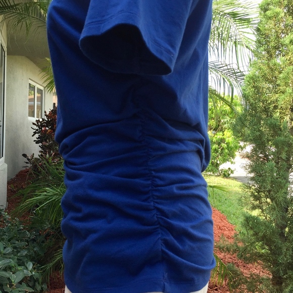 Blue Tee Ruched Flattering & Forgiving Size L NWOT - Picture 4 of 8